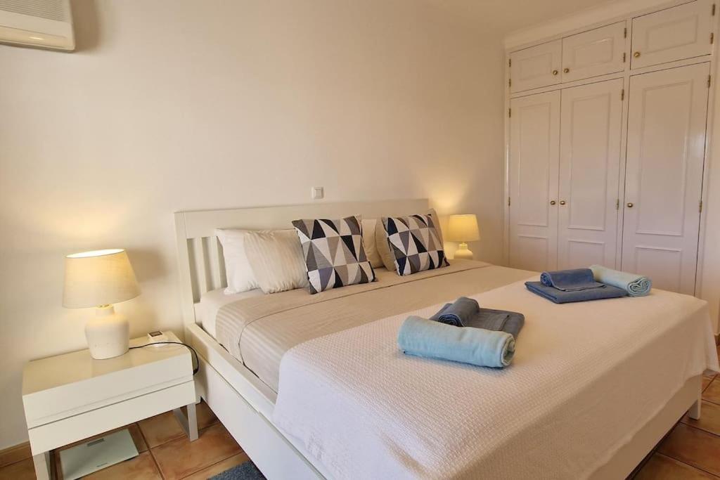 Jasmine Apartment Next To Meia Praia Beach ラゴス エクステリア 写真